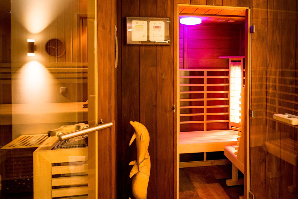 The sauna and wellness area and an infrared cabin at Hotel Der Kaiserhof