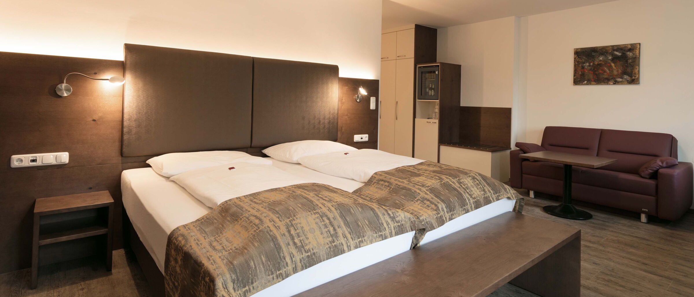 Die modern Ausgestatte Juniorsuite Grand Business im Hotel Der Kaiserhof in Ried.